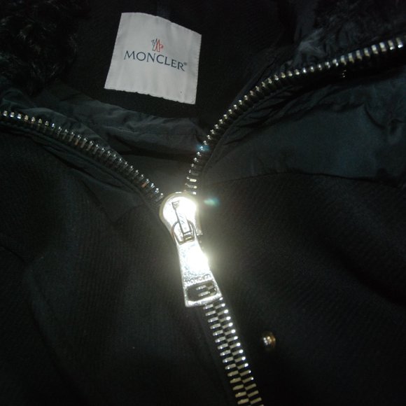 Authentic Moncler Kegan - Virgin Wool & Down Coat - Size 5 (XL MONCLER) - Picture 5 of 9